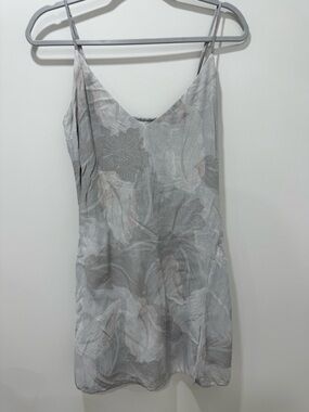 Wilfred Floral Slip Mini Dress in Light Gray and Cream